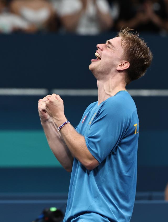 包括像恩佐 包括像恩佐