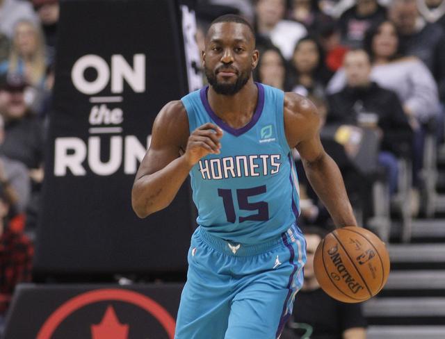 腰对中路进 腰对中路进